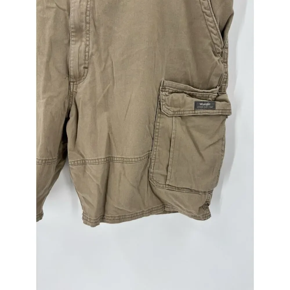 Wrangler Relaxed Fit Shorts Mens 42x10 Beige Cargo Cotton Blend Outdoor Pockets